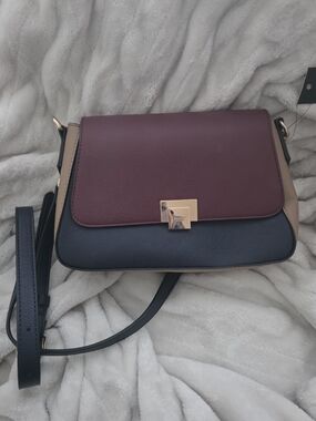 Colorblock Crossbody Bag in Burgundy, Navy & Tan